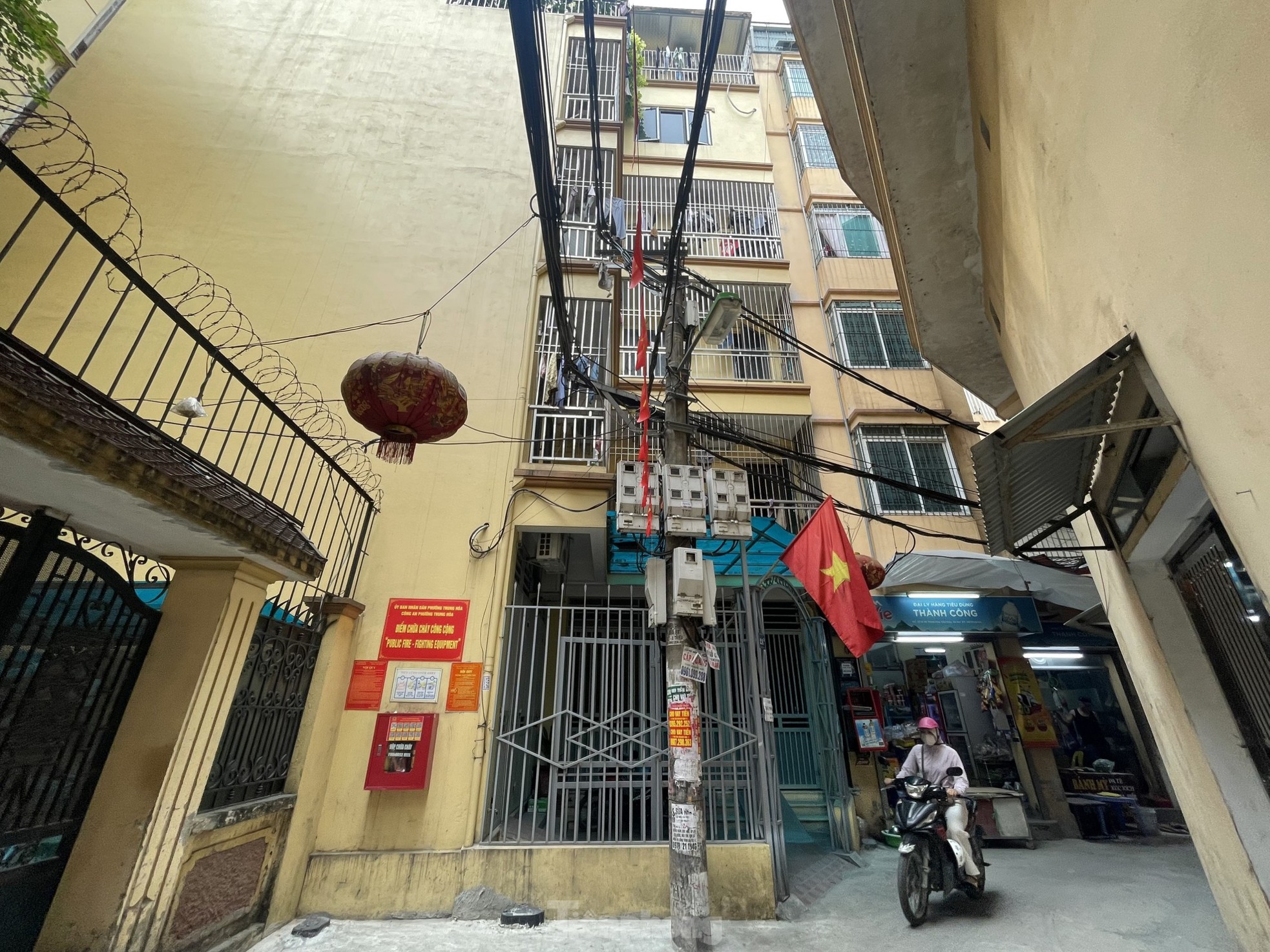 Nhà trọ, chung cư mini tràn lan không đảm bảo phòng cháy chữa cháy ở Hà Nội - Ảnh 6.